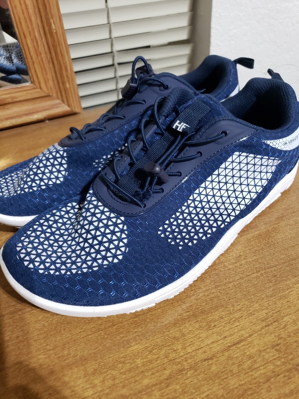 HF Cloud Hike Barefoot Ligjt Weight Mesh Minimilist Blue /white Men 9.5 Women 11